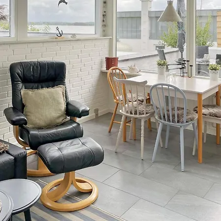 4 Person In Grasten-by Traum