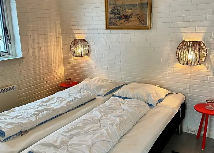 4 Person In Grasten-by Traum