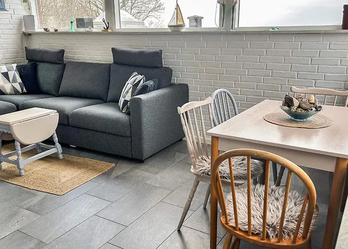 4 Person In Grasten-by Traum